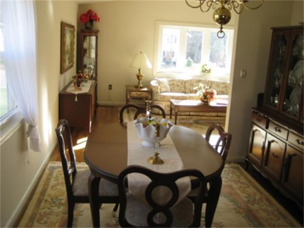 27 Berkeley Road Framingham, MA 01701 - Photo 7 of 23 Gallery Image 7