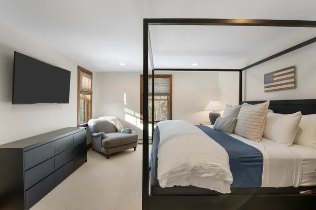 $1,395,000 | 11 East Village Circle, Wilmington, VT 05363