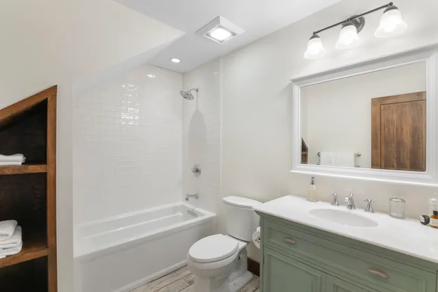 $1,395,000 | 11 East Village Circle, Wilmington, VT 05363