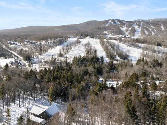 $1,395,000 | 11 East Village Circle, Wilmington, VT 05363