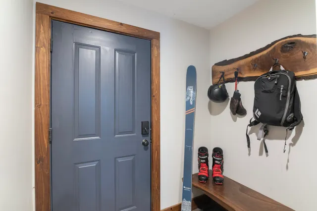 $1,395,000 | 11 East Village Circle, Wilmington, VT 05363