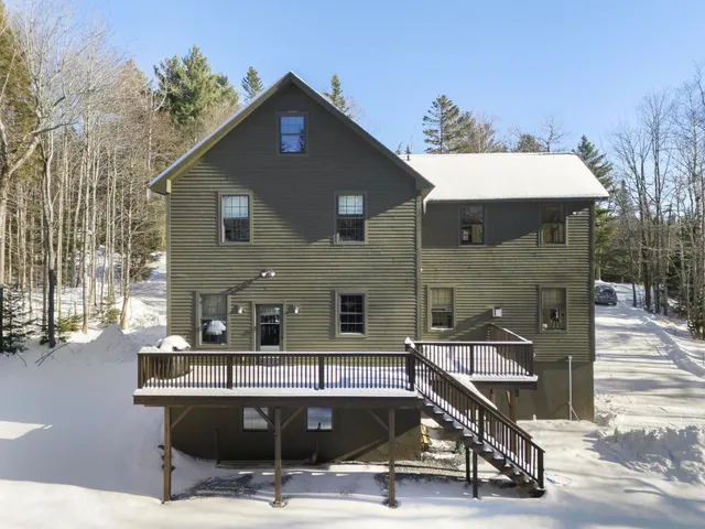 $1,395,000 | 11 East Village Circle, Wilmington, VT 05363
