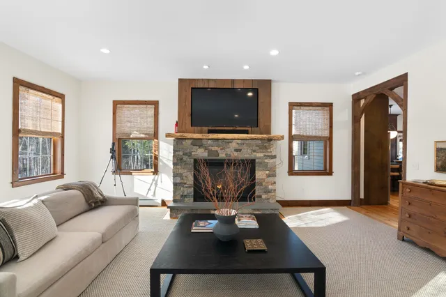 $1,395,000 | 11 East Village Circle, Wilmington, VT 05363