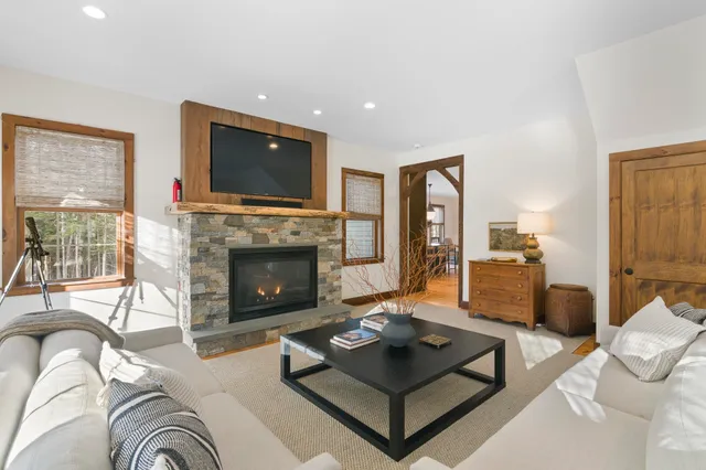$1,395,000 | 11 East Village Circle, Wilmington, VT 05363
