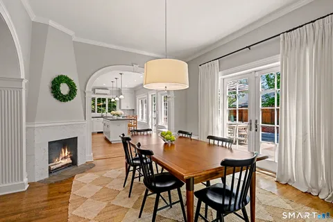 $2,099,000 | 5 Farnham Court, Westport, CT 06880