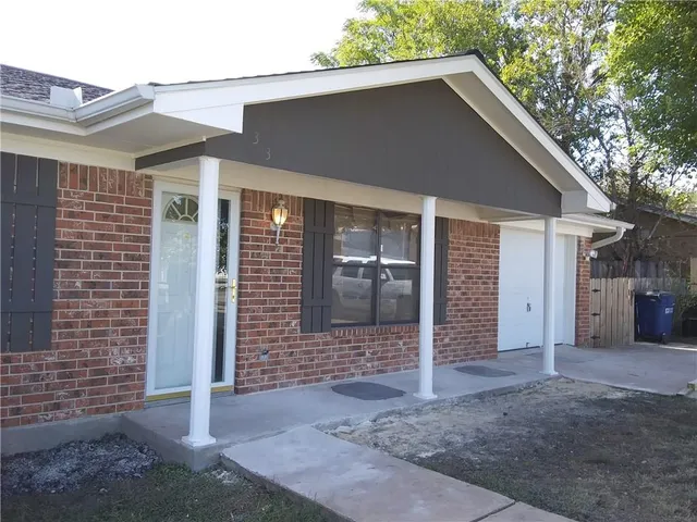 $1,750 | 313 Ross Street, Hutto, TX 78634
