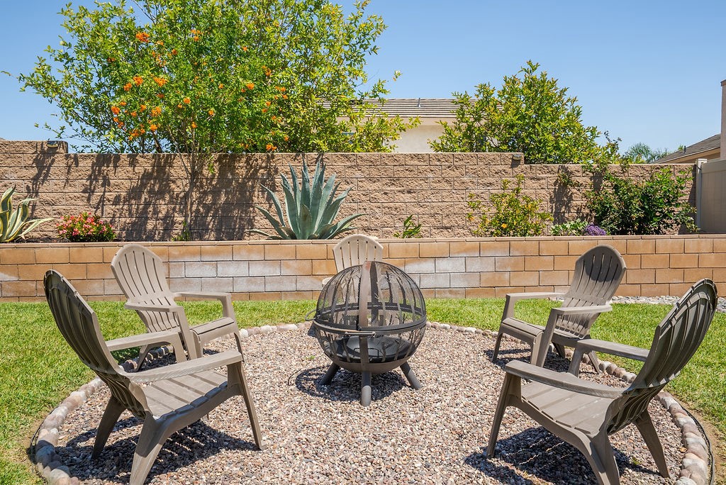 829 South Pine Avenue Rialto, CA 92376 - Photo 17 of 48 Fire pit time!