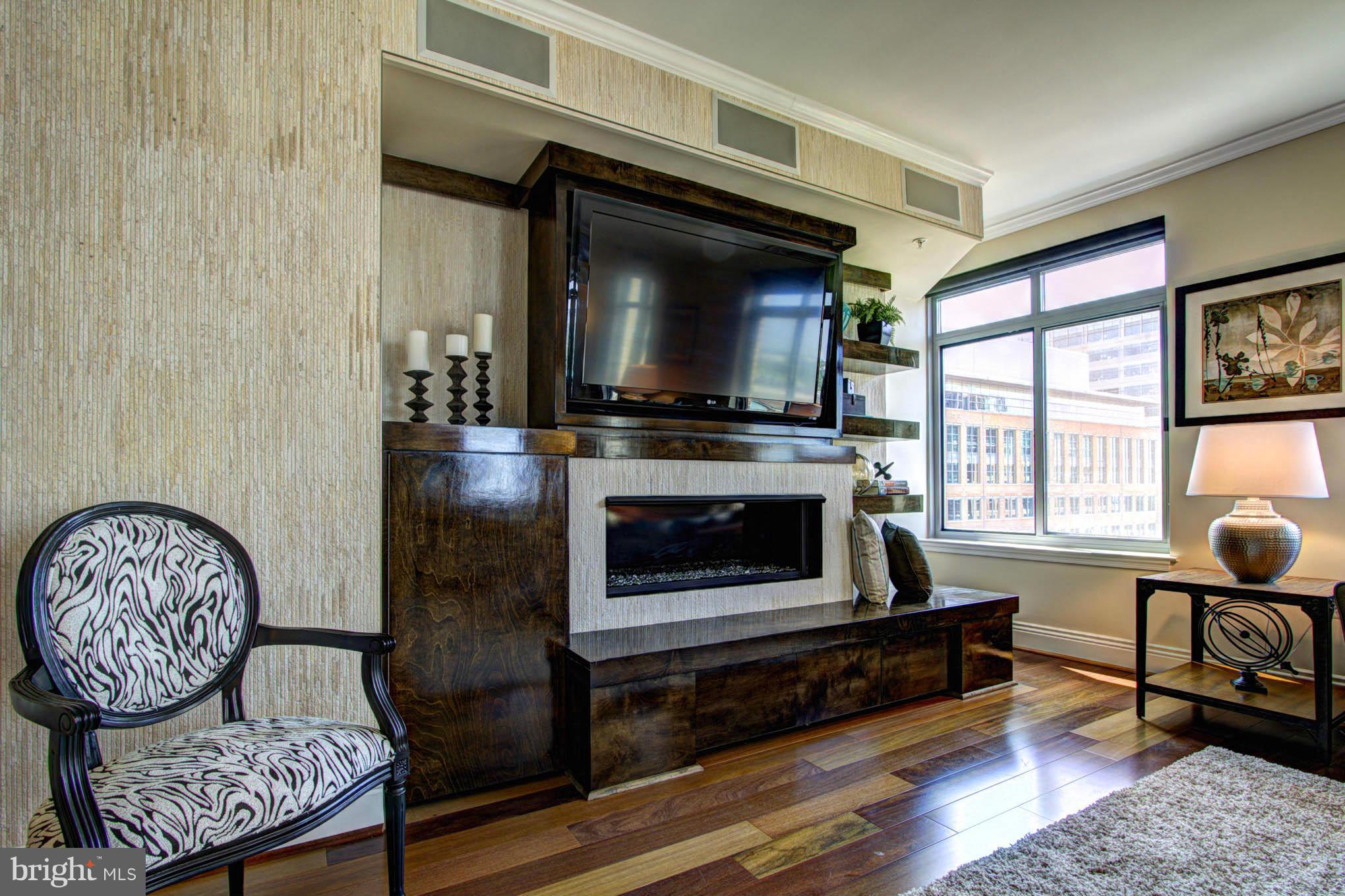 11990 Market Street, Unit 1002 Reston, VA 20190 - Photo 9 of 30 Living Room