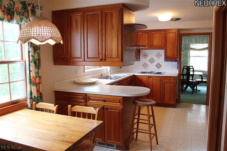 23819 Shelburne Road Shaker Heights, OH 44122 - Photo 9 of 20 Gallery Image 9