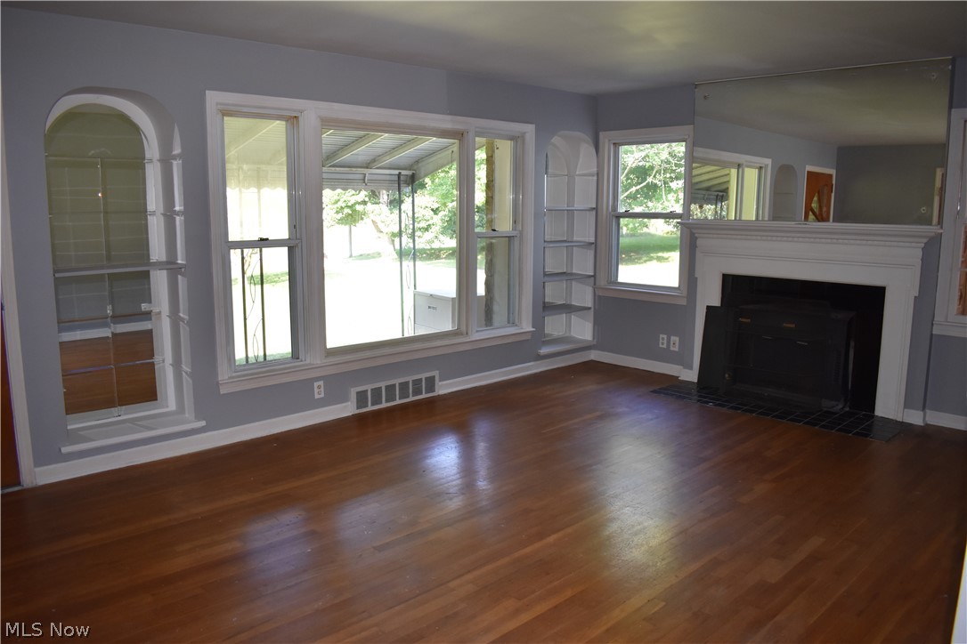2663 Canton Road Akron, OH 44312 - Photo 4 of 35