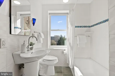 $499,000 | 3601 Connecticut Avenue Northwest, Unit 409, Washington, DC 20008