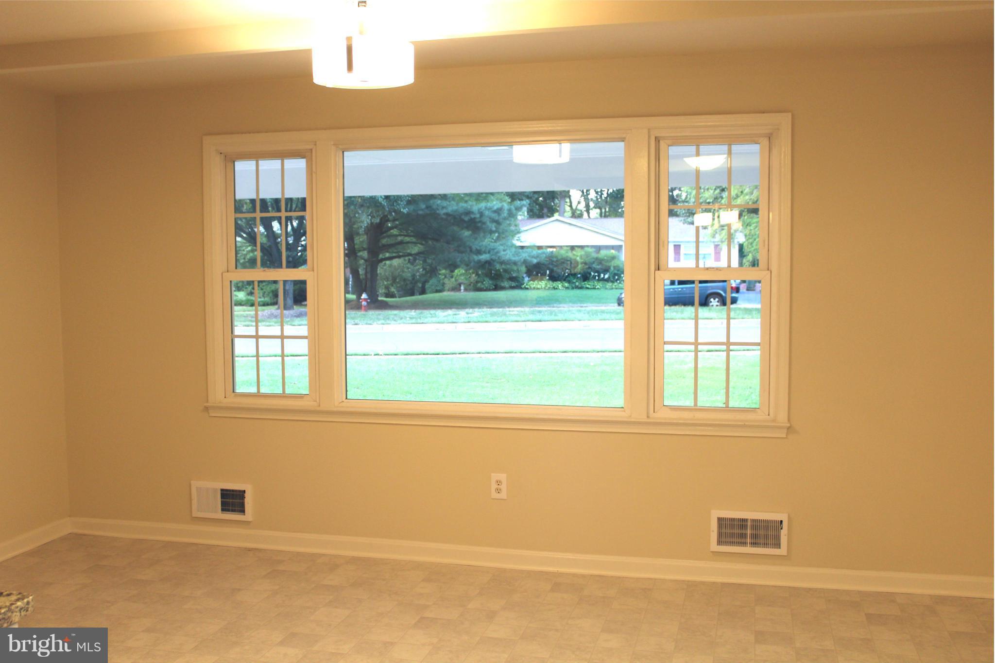 6918 Sydenstricker Road Springfield, VA 22153 - Photo 3 of 19 Kitchen Breakfast area