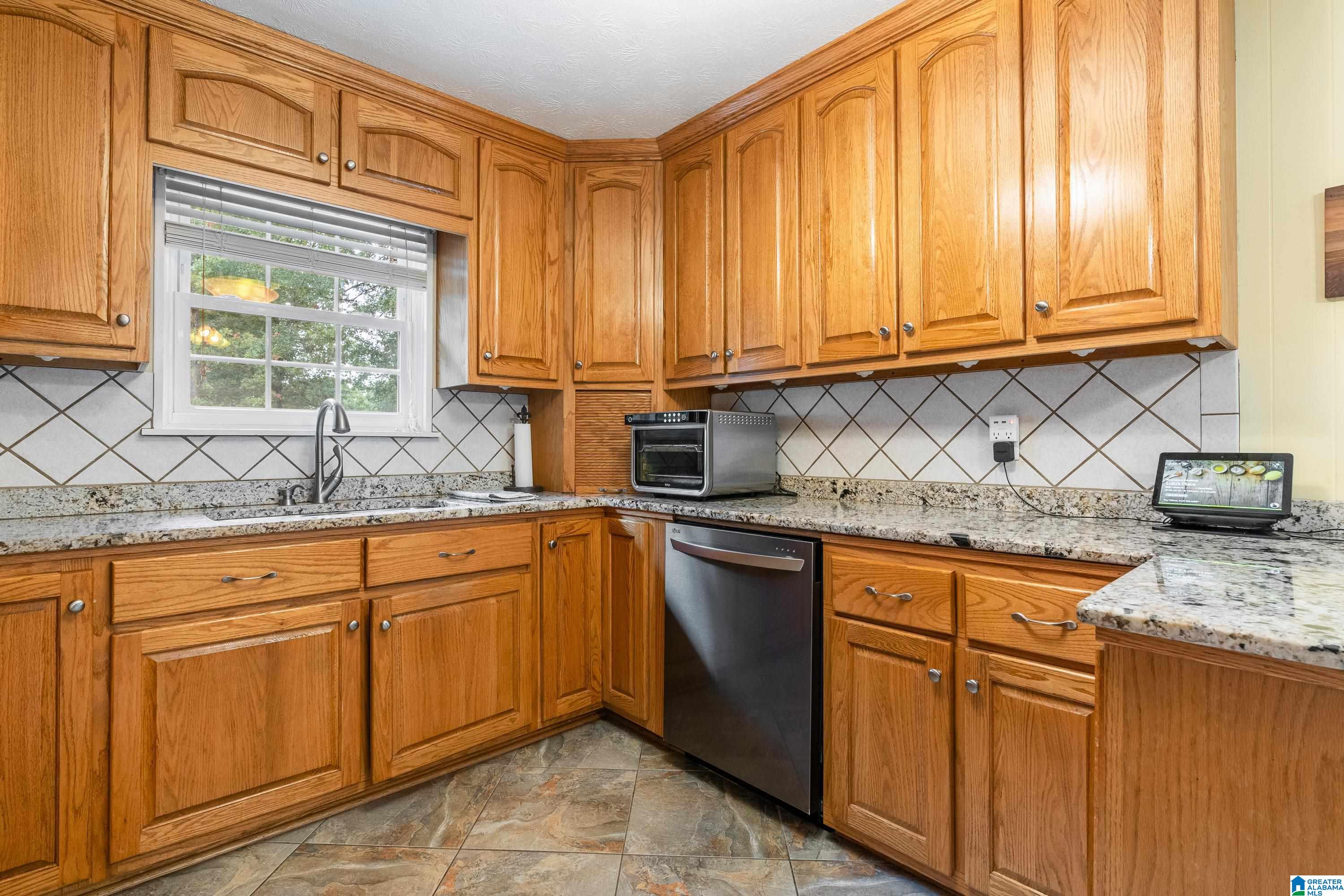 350 Plum Springs Road Lincoln, AL 35096 - Photo 17 of 62