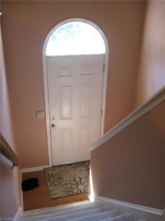 6960 Rangecrest Road Belews Creek, NC 27009 - Photo 2 of 26 Split Foyer as you walk into the house.