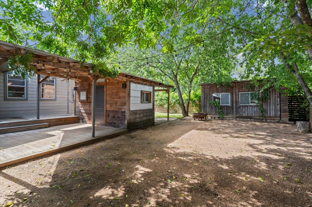 3606 Abbate Circle Austin, TX 78721 - Photo 20 of 23