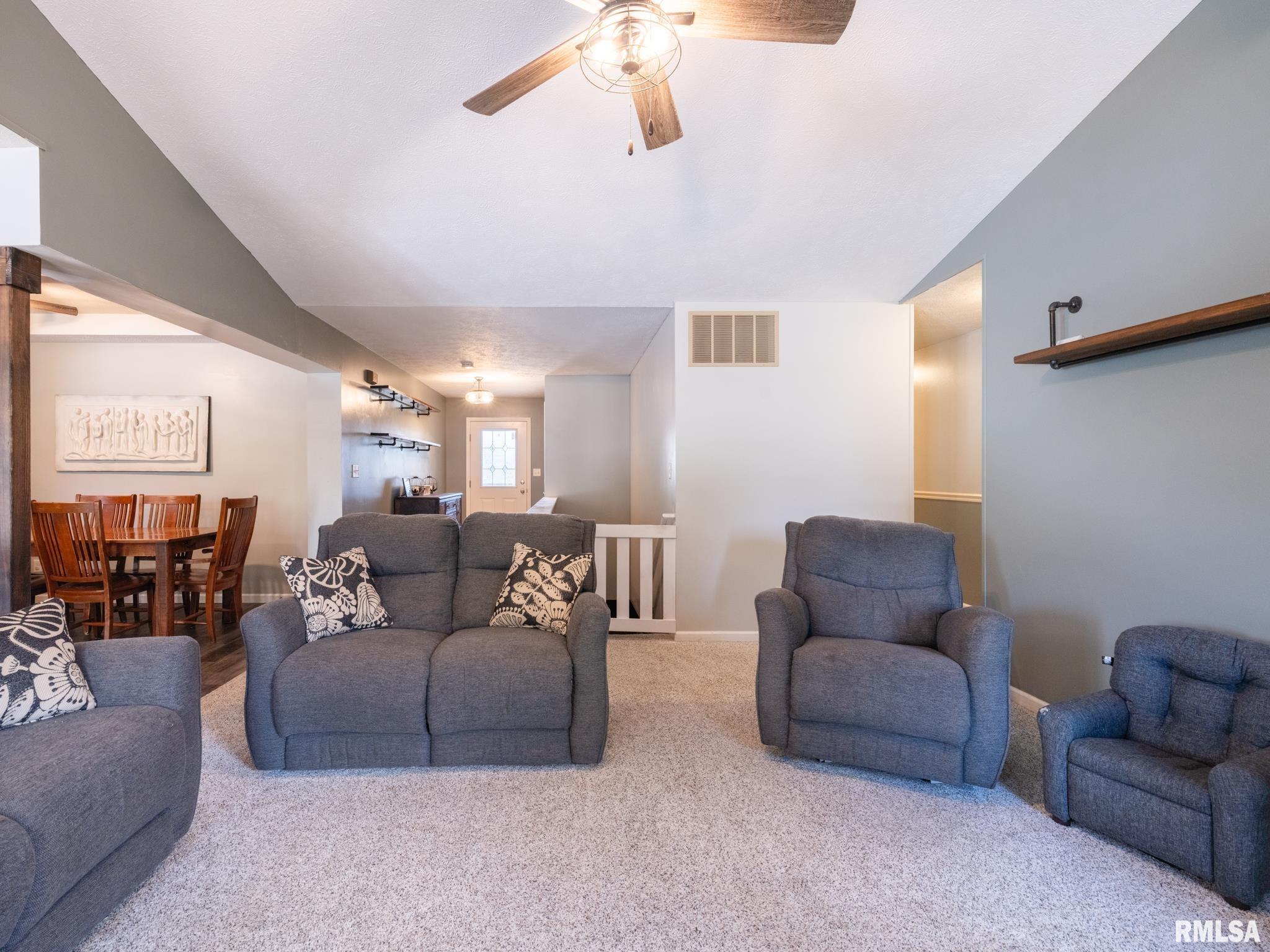 1909 Cobblestone Washington, IL 61571 - Photo 5 of 61 Gallery Image 5