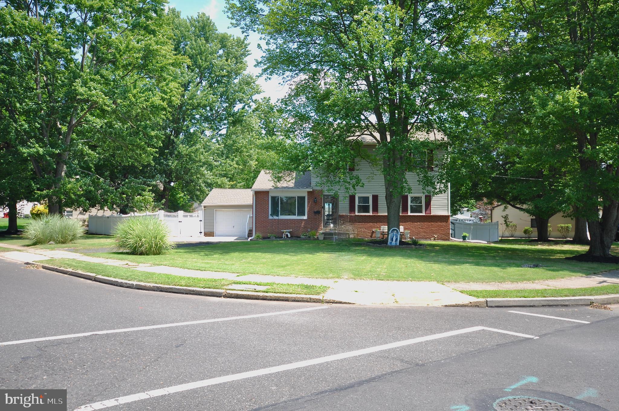 735 Claire Road Warminster, PA 18974 - Photo 1 of 47 Front view
