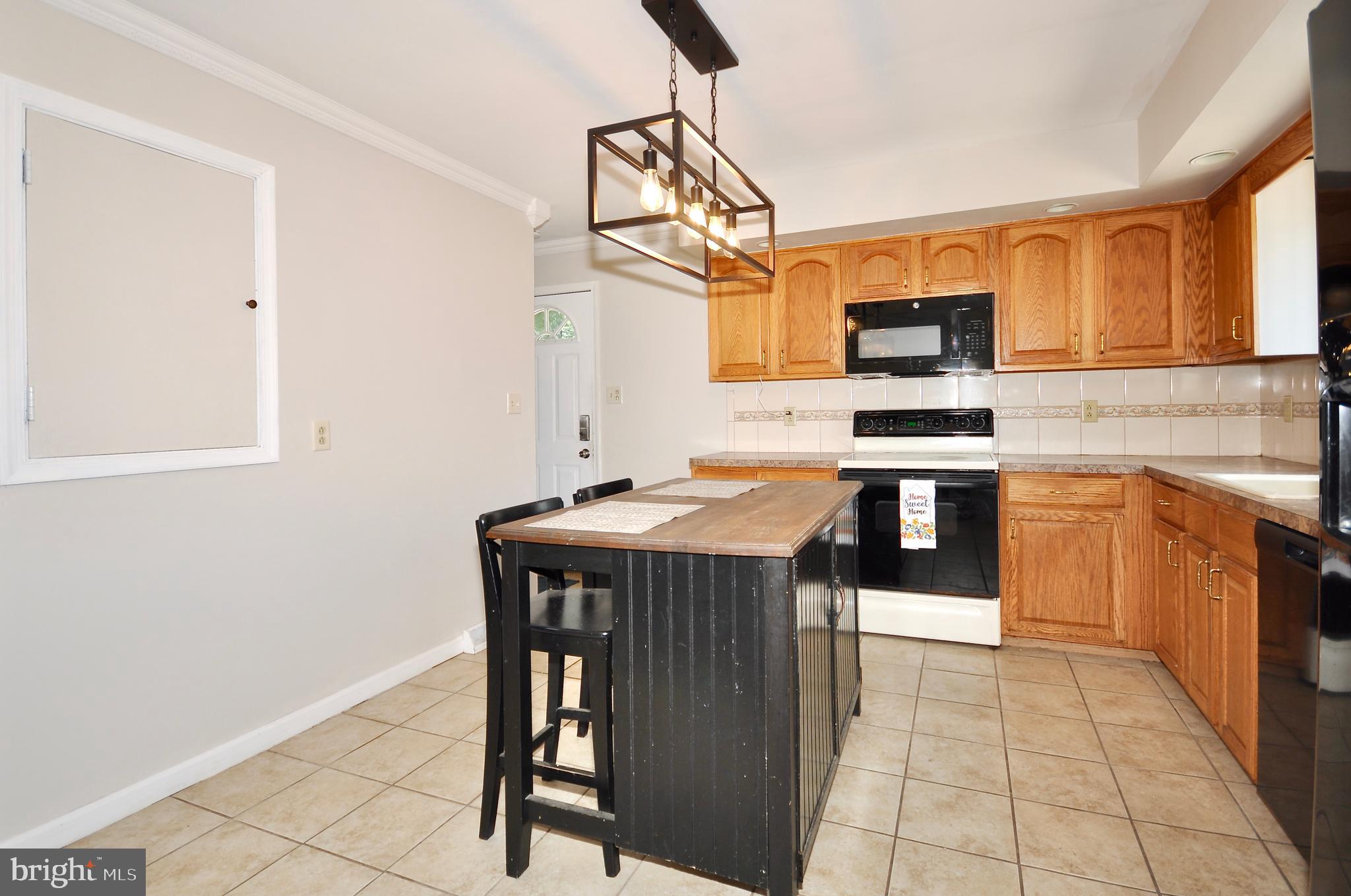 735 Claire Road Warminster, PA 18974 - Photo 13 of 47 Kitchen