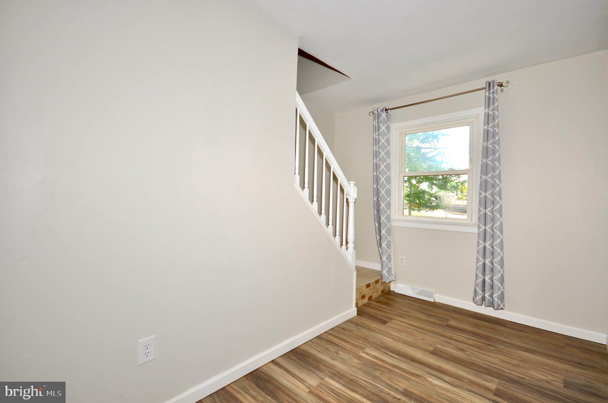 735 Claire Road Warminster, PA 18974 - Photo 18 of 47 Stairway