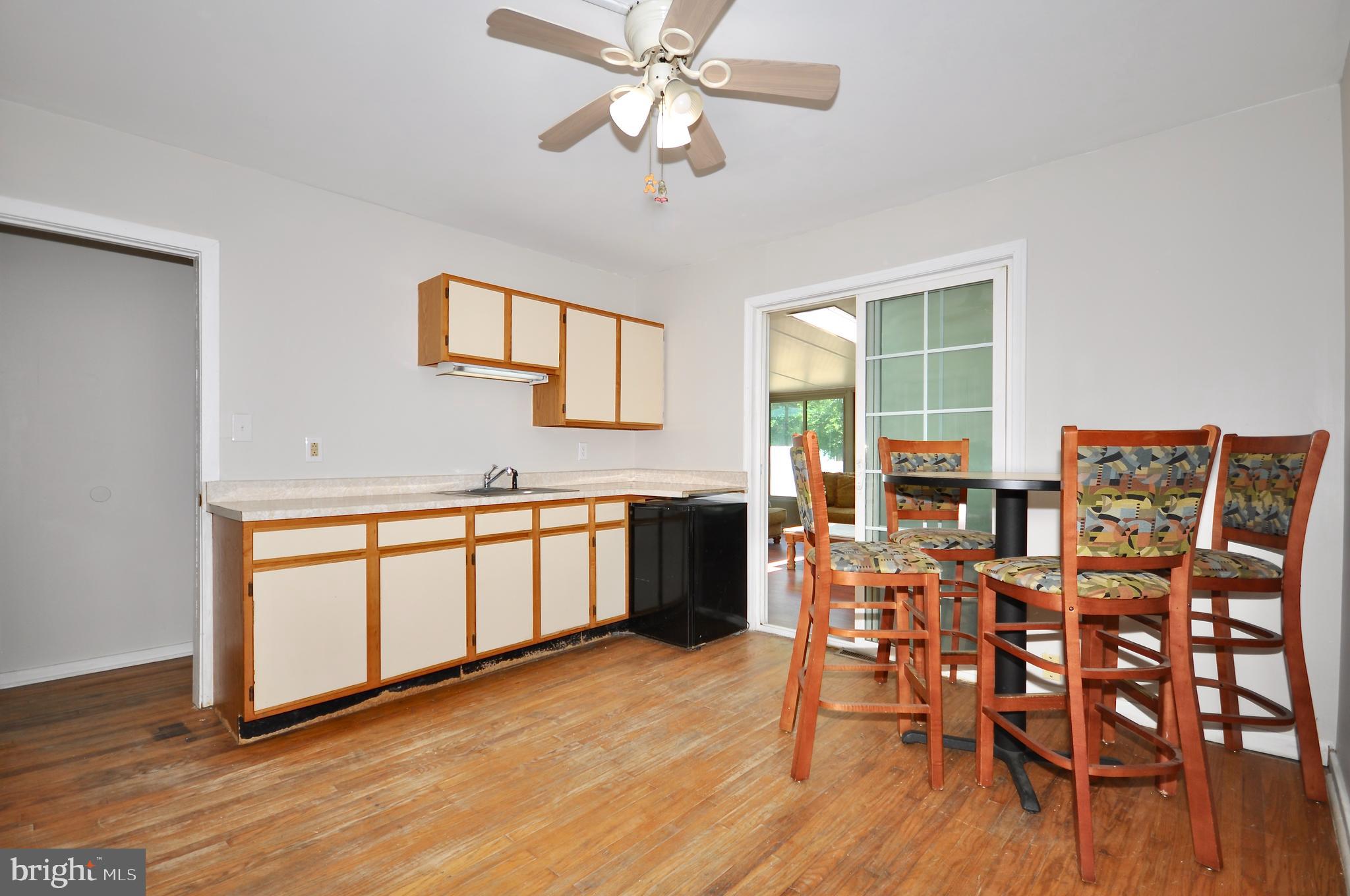 735 Claire Road Warminster, PA 18974 - Photo 21 of 47 In law suite - 1st floor