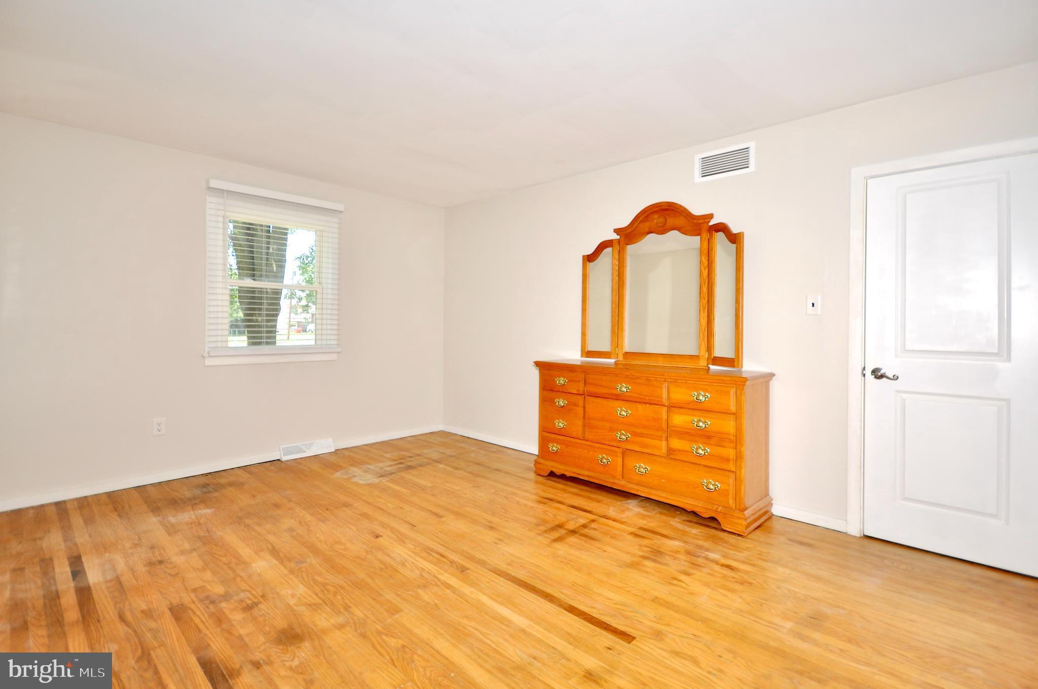 735 Claire Road Warminster, PA 18974 - Photo 26 of 47 1st floor Bedroom- Office