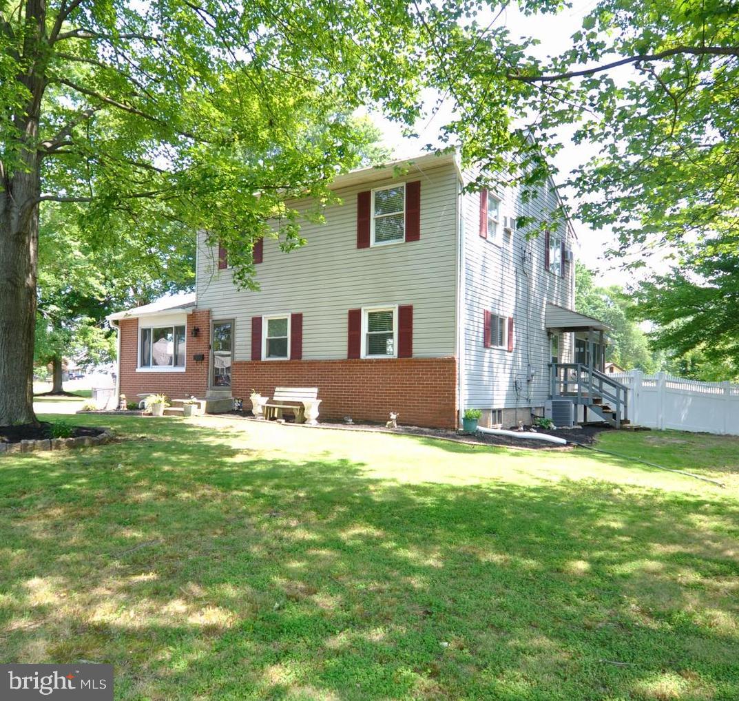 735 Claire Road Warminster, PA 18974 - Photo 3 of 47 Front