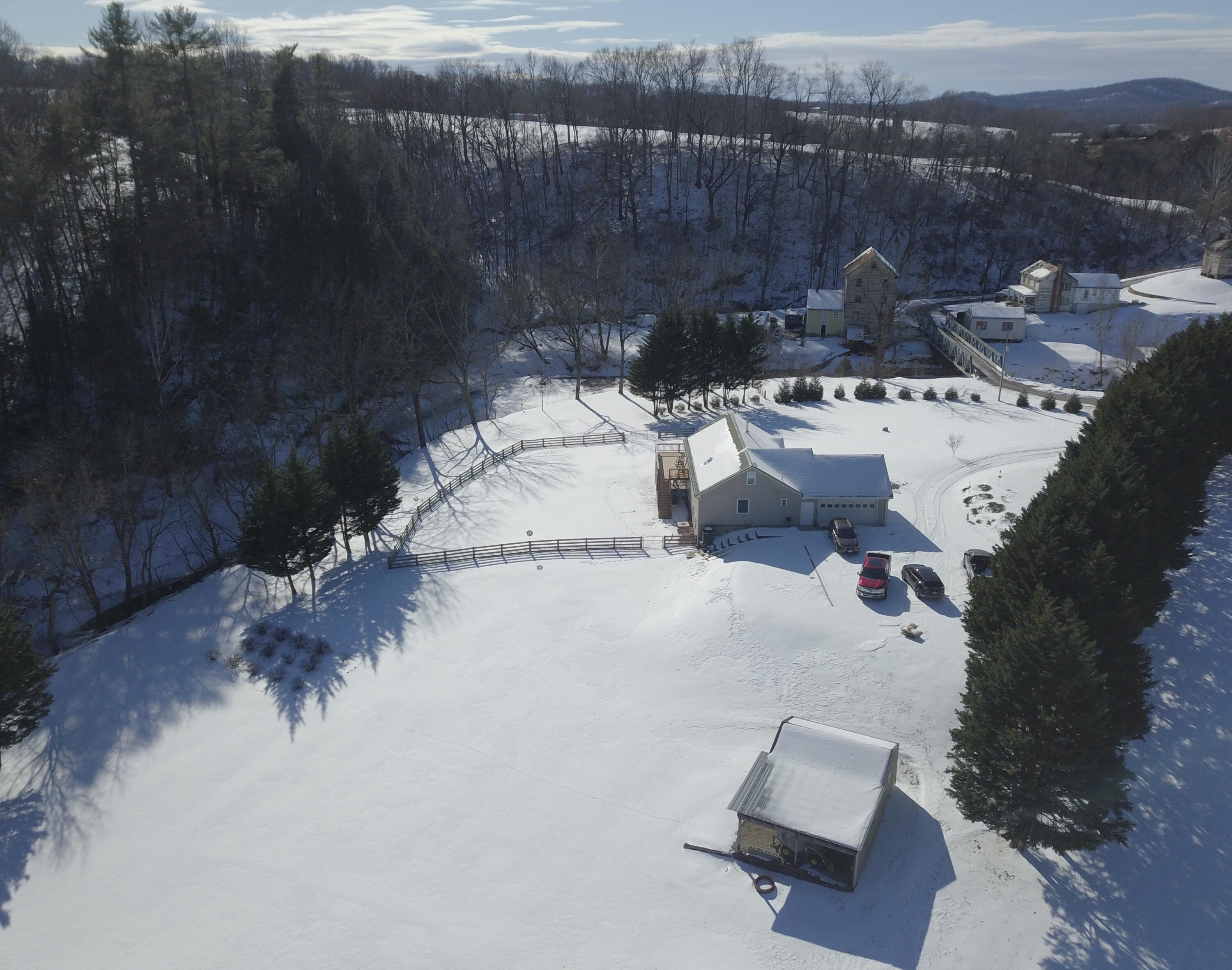 1768 Alean Road Wirtz, VA 24184 - Photo 4 of 53 Snow 4