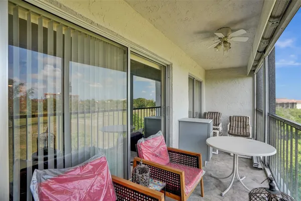 $2,000 | 5860 Northwest 44th Street, Unit 603, Lauderhill, FL 33319
