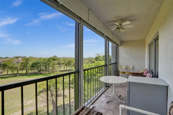 $2,000 | 5860 Northwest 44th Street, Unit 603, Lauderhill, FL 33319