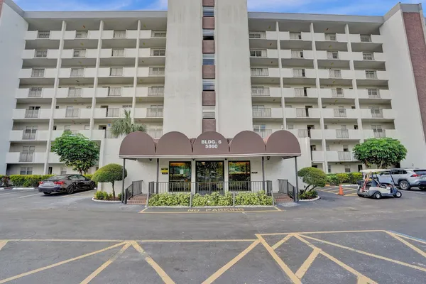 $2,000 | 5860 Northwest 44th Street, Unit 603, Lauderhill, FL 33319