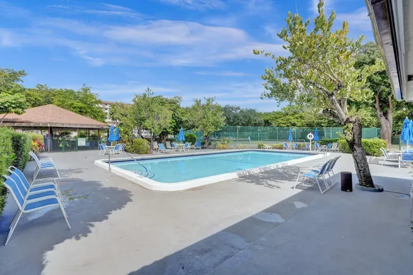 $2,000 | 5860 Northwest 44th Street, Unit 603, Lauderhill, FL 33319
