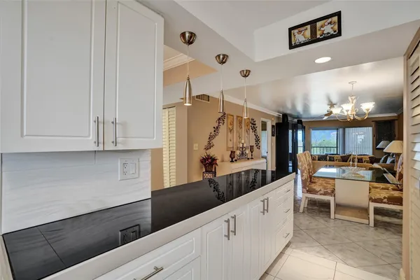 $2,000 | 5860 Northwest 44th Street, Unit 603, Lauderhill, FL 33319