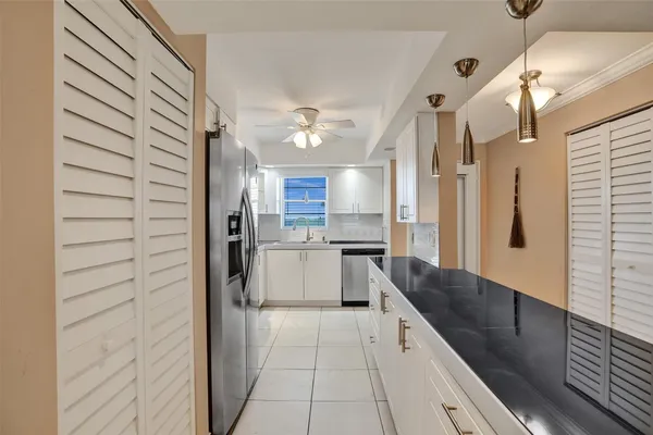 $2,000 | 5860 Northwest 44th Street, Unit 603, Lauderhill, FL 33319