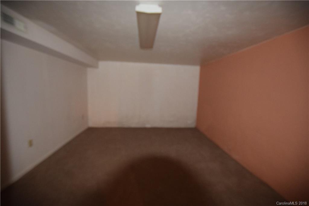 42 Azalea Road Asheville, NC 28704 - Photo 23 of 36 Gallery Image 23