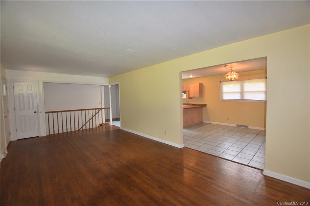 42 Azalea Road Asheville, NC 28704 - Photo 6 of 36 Gallery Image 6