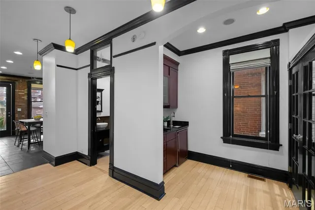 $560,000 | 3808 Wyoming Street, St. Louis, MO 63116