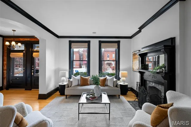 $560,000 | 3808 Wyoming Street, St. Louis, MO 63116