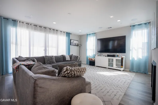 $8,000 | 39118 Forsythia Lane, Palmdale, CA 93551