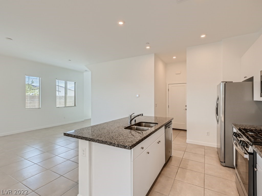 3192 Timorasso Avenue Henderson, NV 89044 - Photo 11 of 35