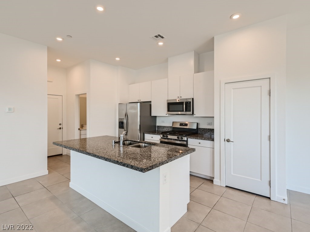 3192 Timorasso Avenue Henderson, NV 89044 - Photo 9 of 35