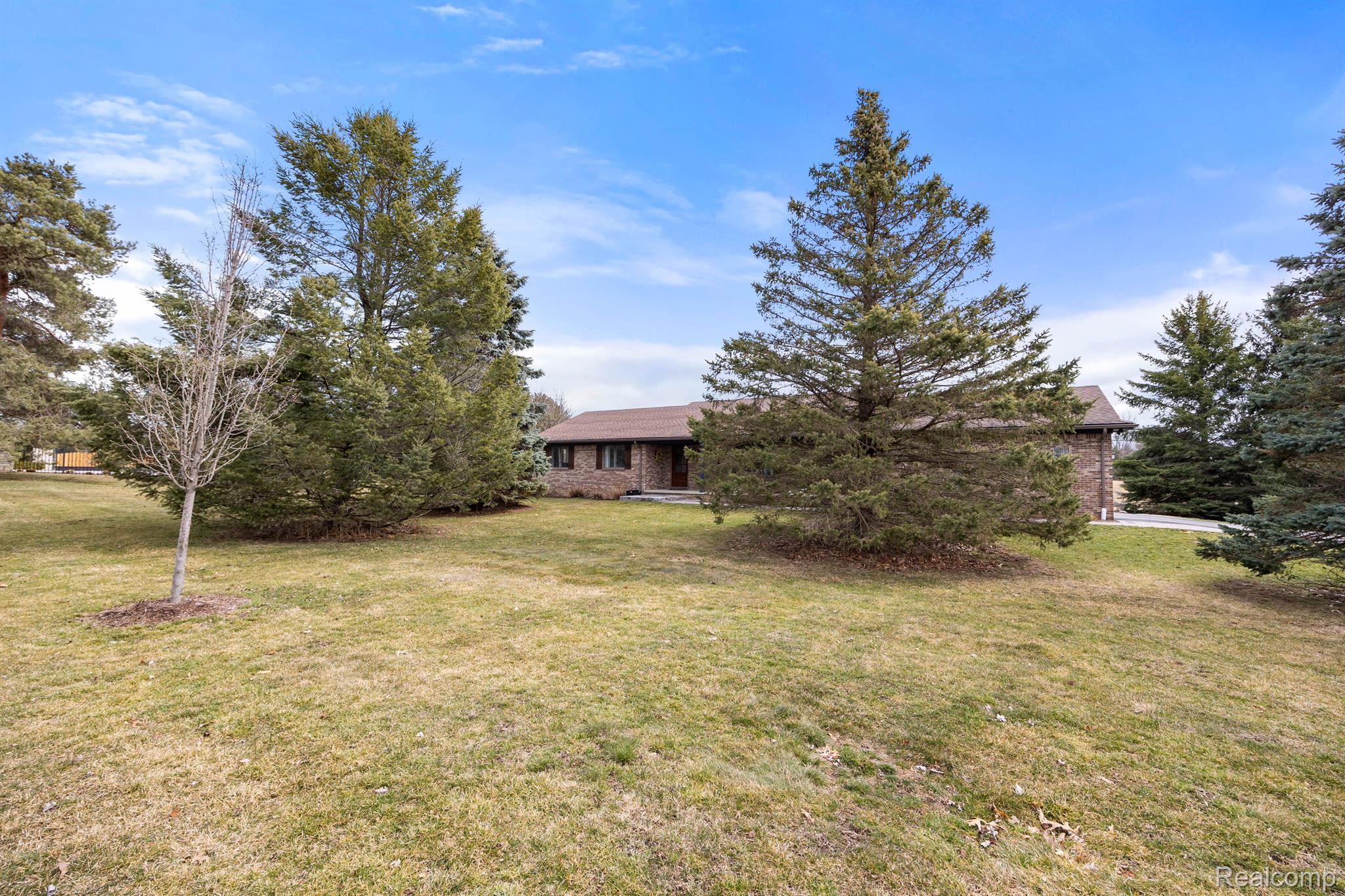 1125 East Gunn Road Rochester, MI 48306 - Photo 3 of 51 Gallery Image 3