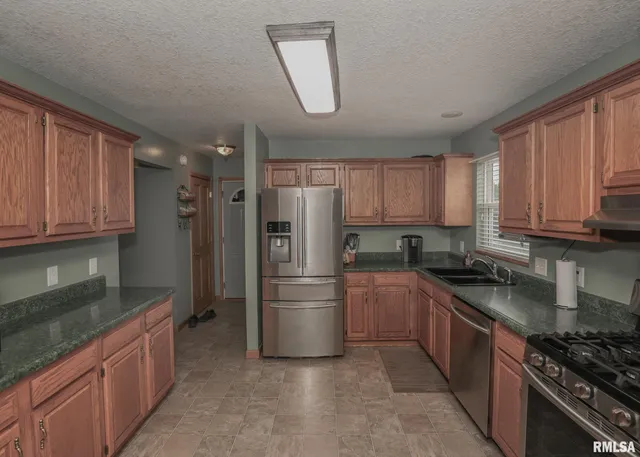 $267,500 | 330 Sullivan Drive, Colona, IL 61241