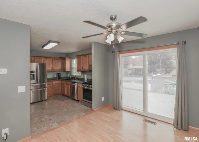 $267,500 | 330 Sullivan Drive, Colona, IL 61241