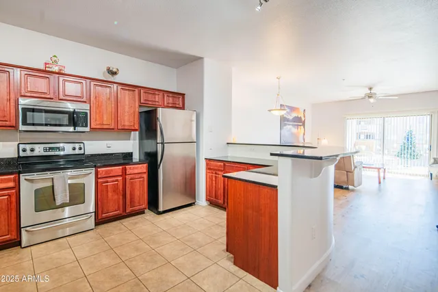 $324,000 | 920 East Devonshire Avenue, Unit 3025, Phoenix, AZ 85014