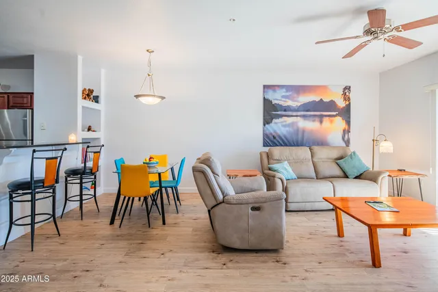 $324,000 | 920 East Devonshire Avenue, Unit 3025, Phoenix, AZ 85014