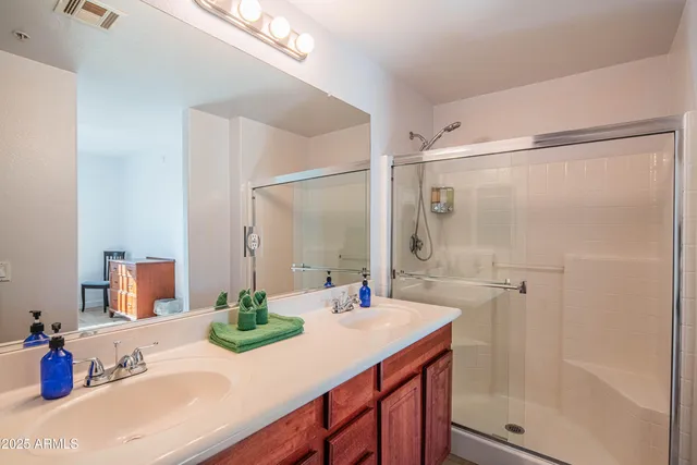 $324,000 | 920 East Devonshire Avenue, Unit 3025, Phoenix, AZ 85014