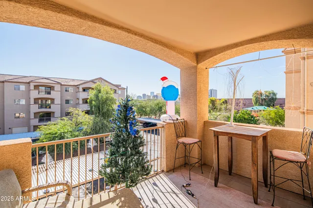 $324,000 | 920 East Devonshire Avenue, Unit 3025, Phoenix, AZ 85014