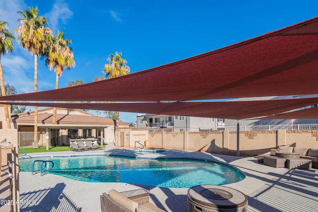$324,000 | 920 East Devonshire Avenue, Unit 3025, Phoenix, AZ 85014