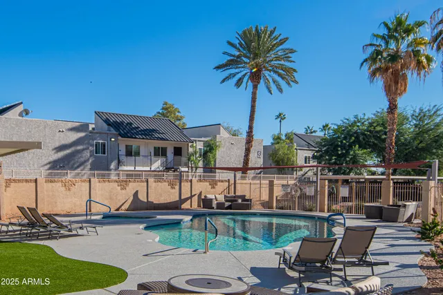 $324,000 | 920 East Devonshire Avenue, Unit 3025, Phoenix, AZ 85014