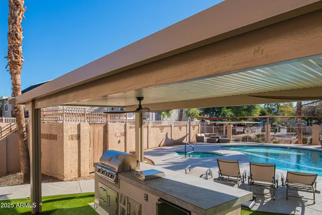 $324,000 | 920 East Devonshire Avenue, Unit 3025, Phoenix, AZ 85014